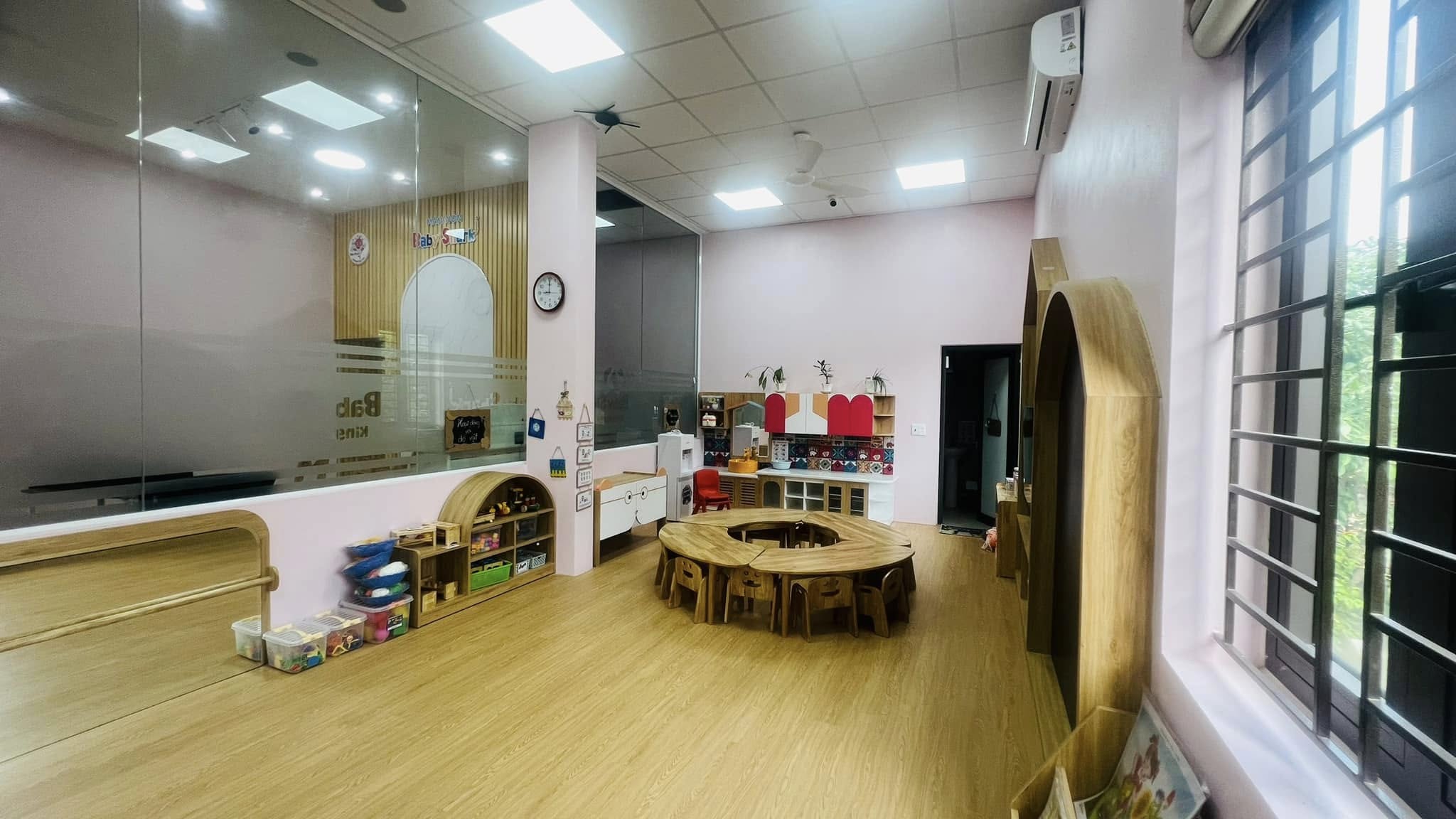 Nội thất chung cư 70m2 phong cách hiện đại - Cụm nội thất đồng bộ về màu sắc và vật liệu