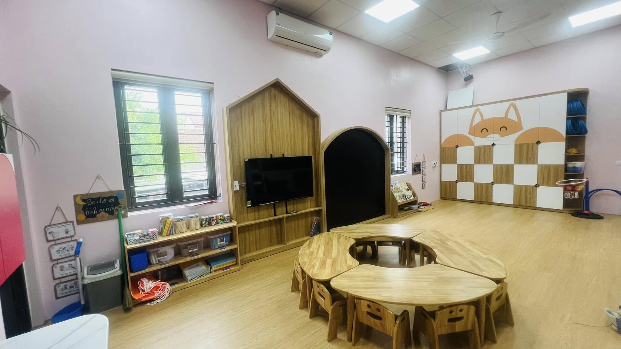 Nội thất biệt thự mini tại Ninh Bình - Hệ tủ được sản xuất theo kích thước thực tế