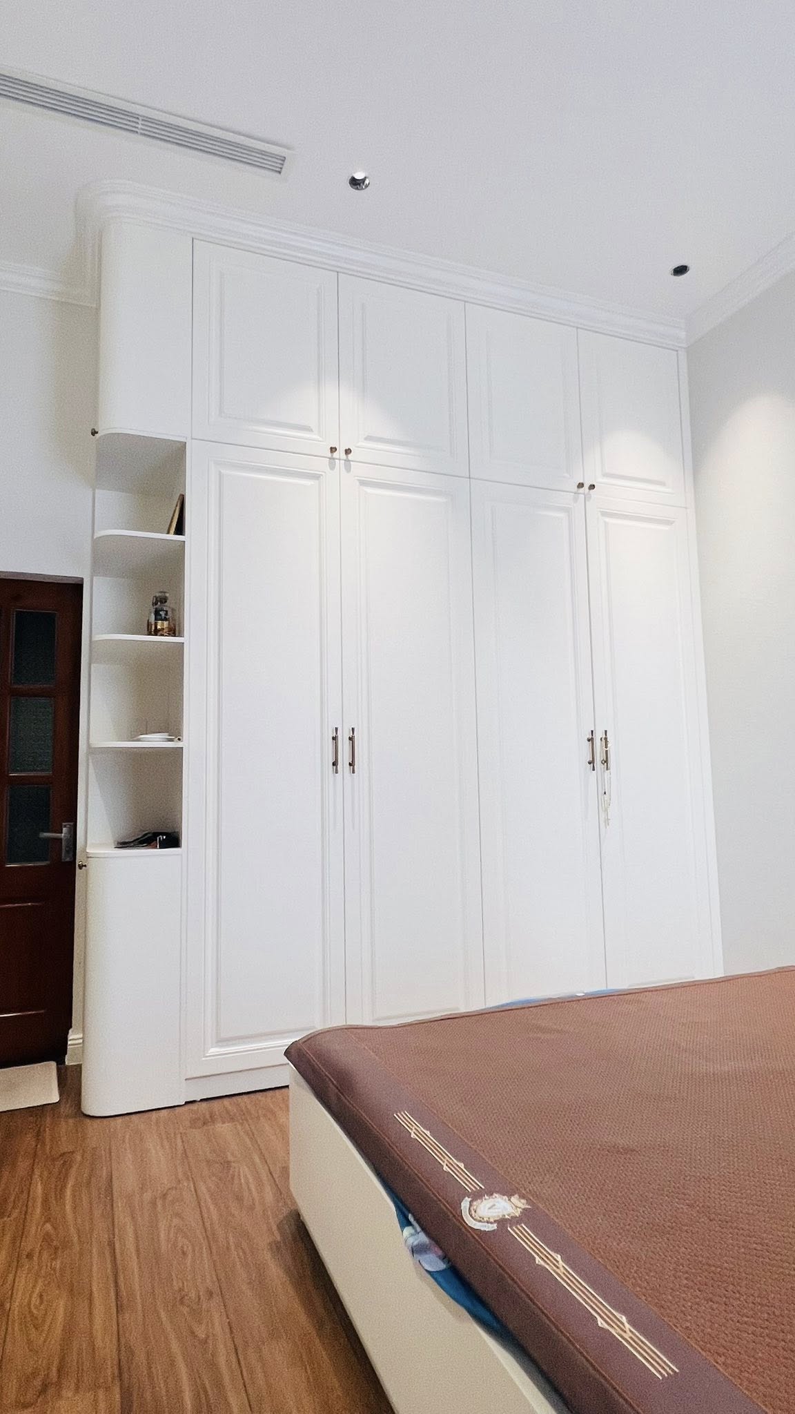 Nội thất bếp và bàn đảo căn hộ cao cấp