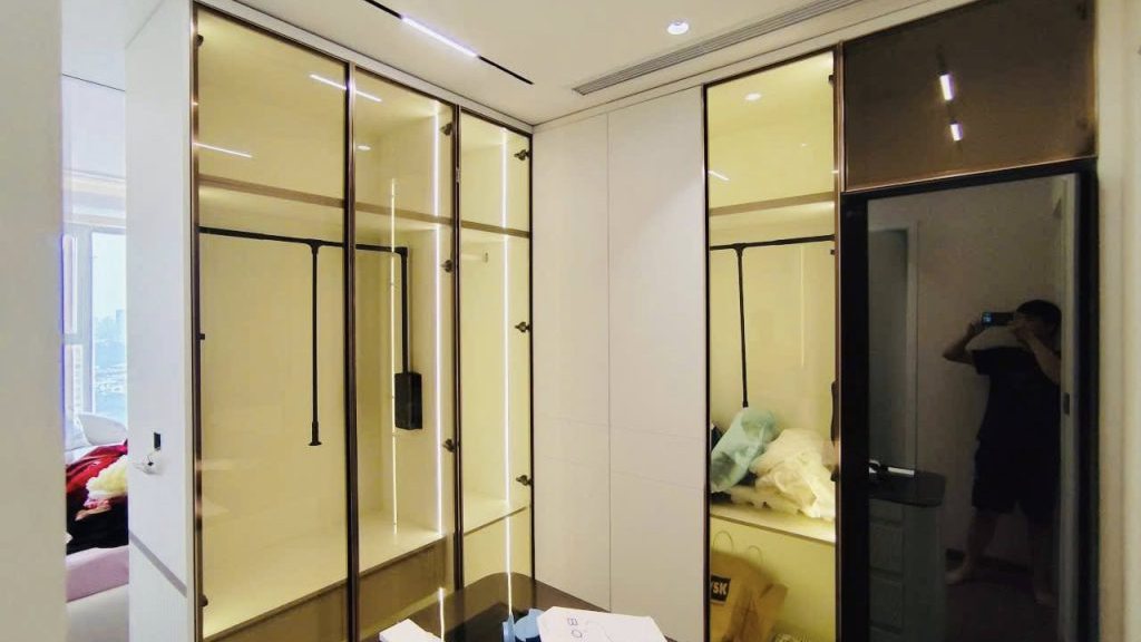 Ảnh chi tiết công trình Thi công hệ tủ đa năng khu vực sảnh vào - góc 9