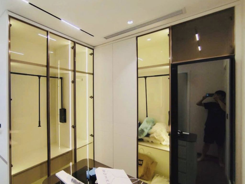 Hình ảnh dự án Thi công hệ tủ đa năng khu vực sảnh vào - góc 3