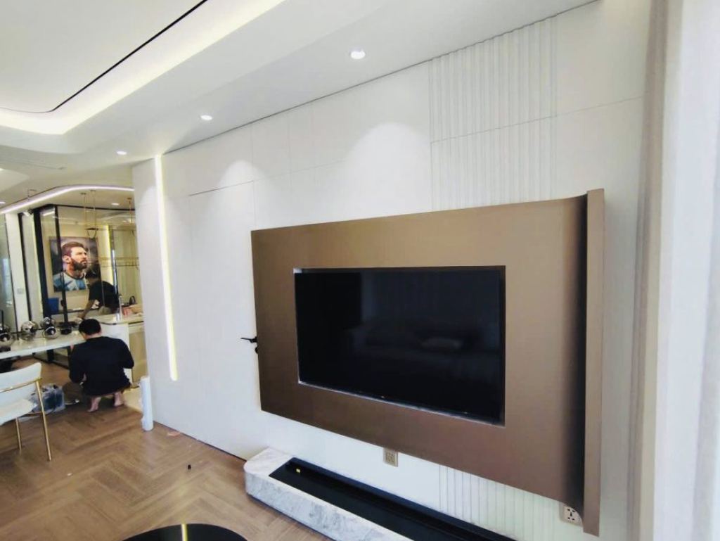 Ảnh mảng vách TV phòng khách trong dự án Thi công vách TV và tủ giày căn hộ Gia Lâm
